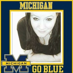 Meet your Posher, Tee